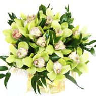 Букет із 15 орхідей