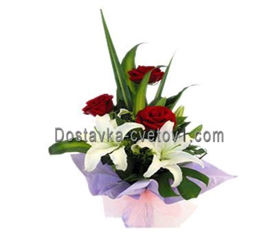 Букет квітів із 3 троянд і 1 лілії