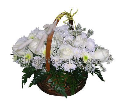 Кошик з 7 троянд і 10 хризантем