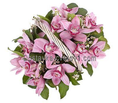 Кошик з 11 орхідей