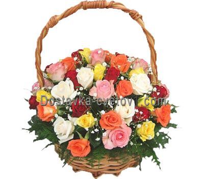 Корзина из 35 разноцветных роз